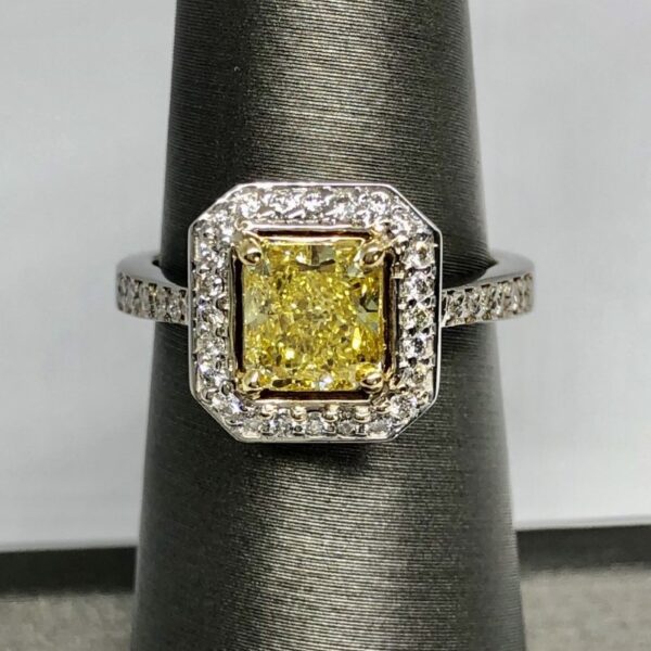 Square diamond with square band with rounded corners