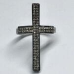 Cross ring with small diamonds
