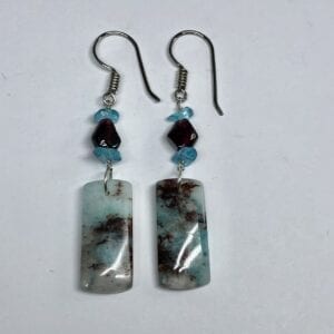 Drop earrings blue and black stones