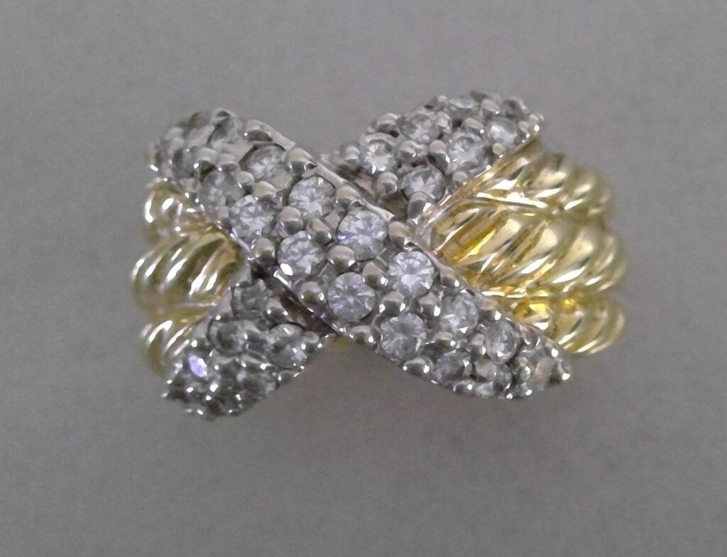 Vintage x ring with white diamonds 