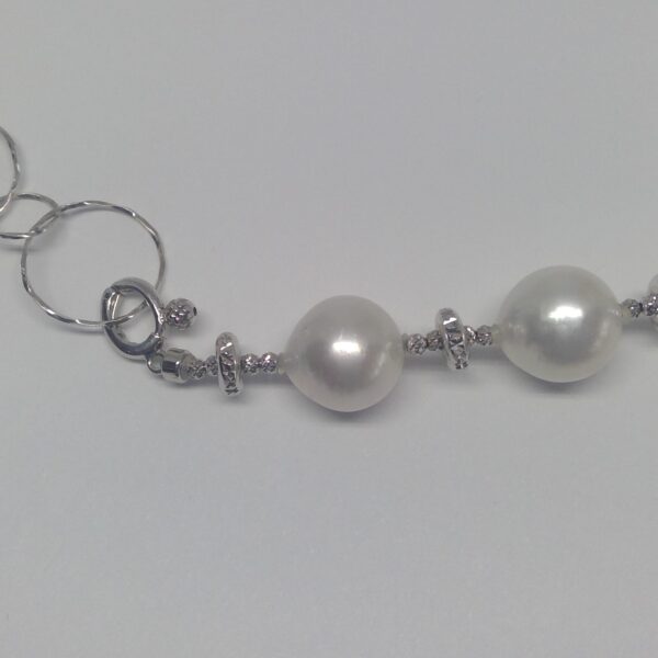 A pearl accessory